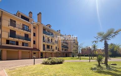 AMPIO E LUMINOSO 2 LOCALI CON MANSARDA E BOX!