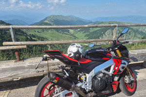 Aprilia tuono 1100 v4 factory