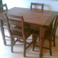 Stile 800: Tavolo e 4 sedie in legno massello