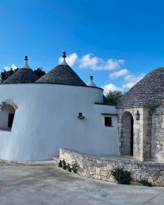 Appartamento in trulli e lamie con giardino