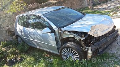 golf 5 serie incidentata per pezzi ricambio