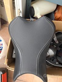 Sella Triumph Street Triple 765 RS MY21 Silver