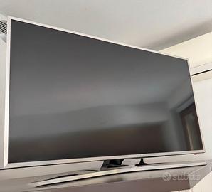 Televisore Samsung grande formato