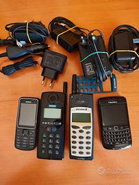 4 Telefoni Cellulari Vintage non funzionanti