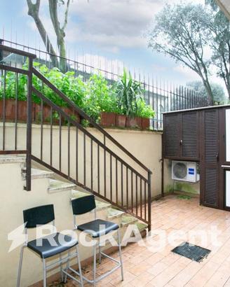 MONOLOCALE FINEMENTE RISTRUTTURATO CON SPAZI ESTER