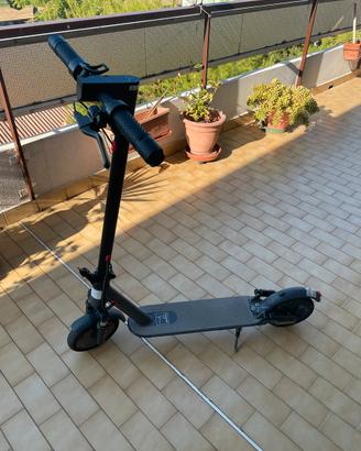 Monopattino elettrico pieghevole