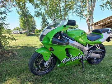 Kawasaki ninja Zx7r 1998 Asi