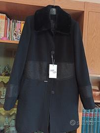 cappottino con collo in pelliccia mai usato marca 