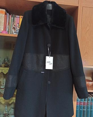 cappottino con collo in pelliccia mai usato marca 