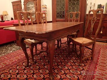 Tavolo del Novecento con cassetto