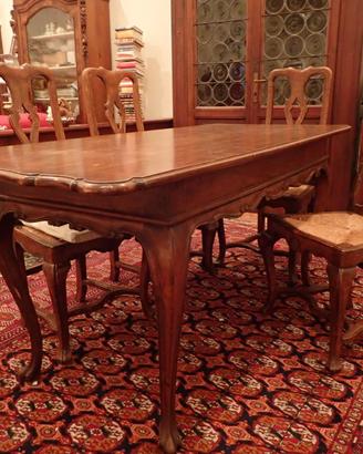 Tavolo del Novecento con cassetto