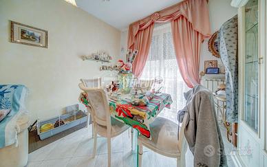 TRILOCALE CON BOX E CANTINA