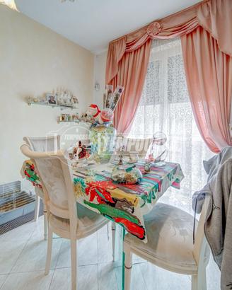 TRILOCALE CON BOX E CANTINA