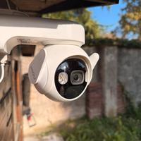 Telecamera Imou  2K da esterno con pannello solare