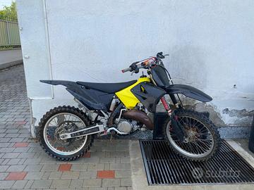 Moto cross Suzuki  125 valenti