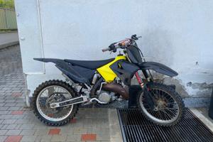 Moto cross Suzuki  125 valenti