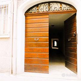 Palazzo / Stabile di 470 m² con più di 5 locali a 