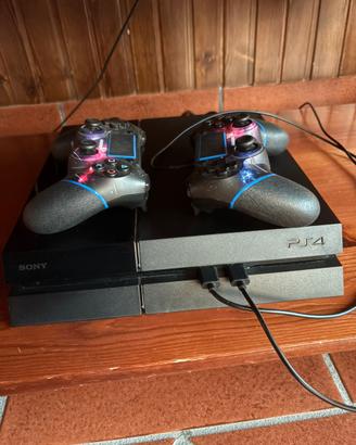 Playstation 4 PS4  500 GB + 2 controller