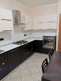 Cucina comp.usata+elettr.smont. e trasp.acquirente