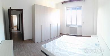 Stanza singola libera subito