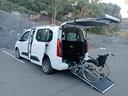 opel-combo-life-pianale-ribassato-con-rampa-disabi