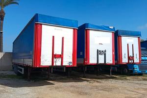 SEMIRIMORCHI CON CENTINA