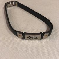 Bracciale in caucciù e metallo con incisione