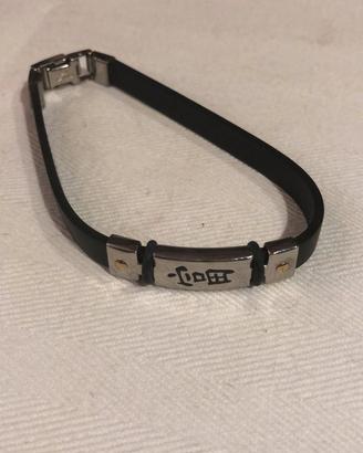 Bracciale in caucciù e metallo con incisione