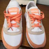 sneakers Saucony modello Jazz,