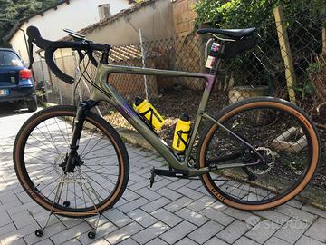 Cannondale Topston Carbon lefty. Gravel