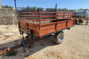 Rimorchio agricolo ribaltabile manuale