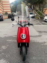 NIU N SPORT/bauletto, parabrezza/batteria guasta