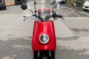 NIU N SPORT/bauletto, parabrezza/batteria guasta
