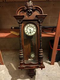 orologio a pendolo da parete antico