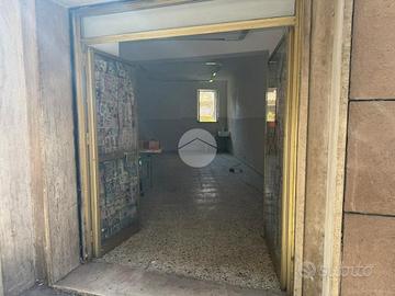 NEGOZIO A MAGLIANO SABINA