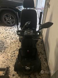 Motorino elettrico per anziani