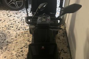 Motorino elettrico per anziani