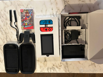 Switch + Super Mario Odyssey + MicroSD 200GB