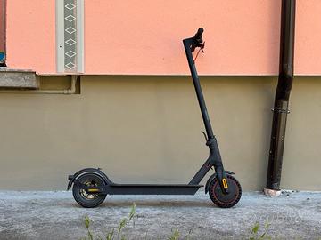 Monopattino Xiaomi Scooter M365 PRO