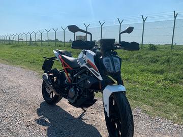 KTM Duke 125