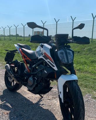 KTM Duke 125