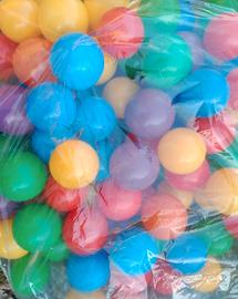 palline colorate in plastica
