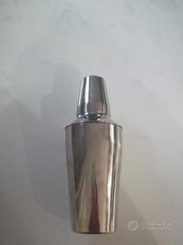 Shaker cocktail in acciaio