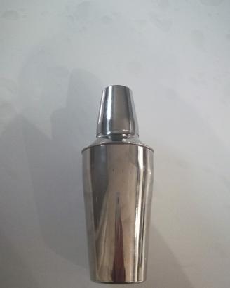 Shaker cocktail in acciaio