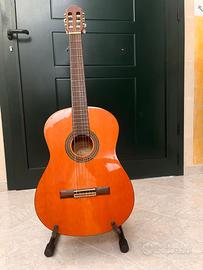 chitarra classica+custodia+supporto