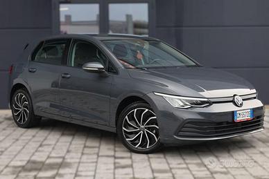 VOLKSWAGEN Golf 1.0 eTSI DSG Life
