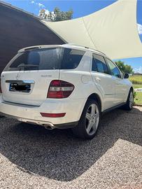 Mercedes-Benz ML 350 BlueTEC PREMIUM 4Matic