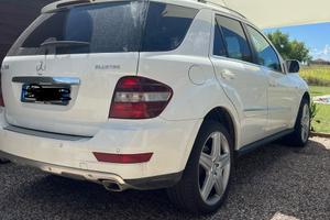 Mercedes-Benz ML 350 BlueTEC PREMIUM 4Matic