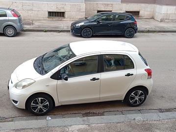  Toyota yaris1.0 benzina