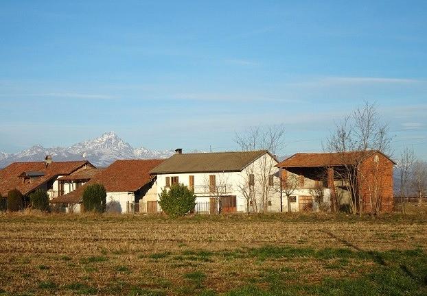 Fossano rustico da ristruturare
